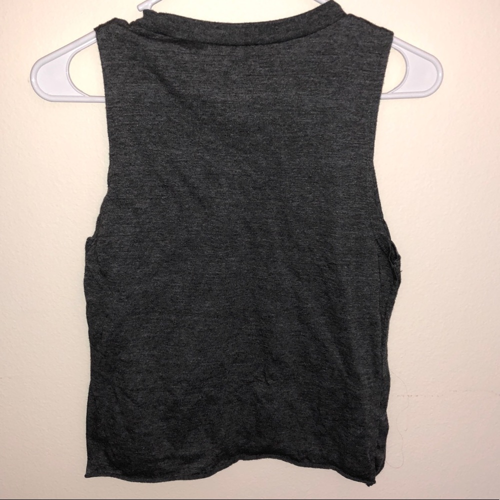 Muscle Crop Top - Picture 2 of 3